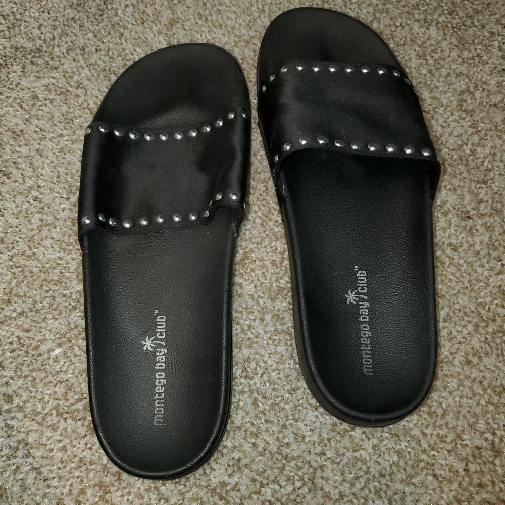 Black sandals